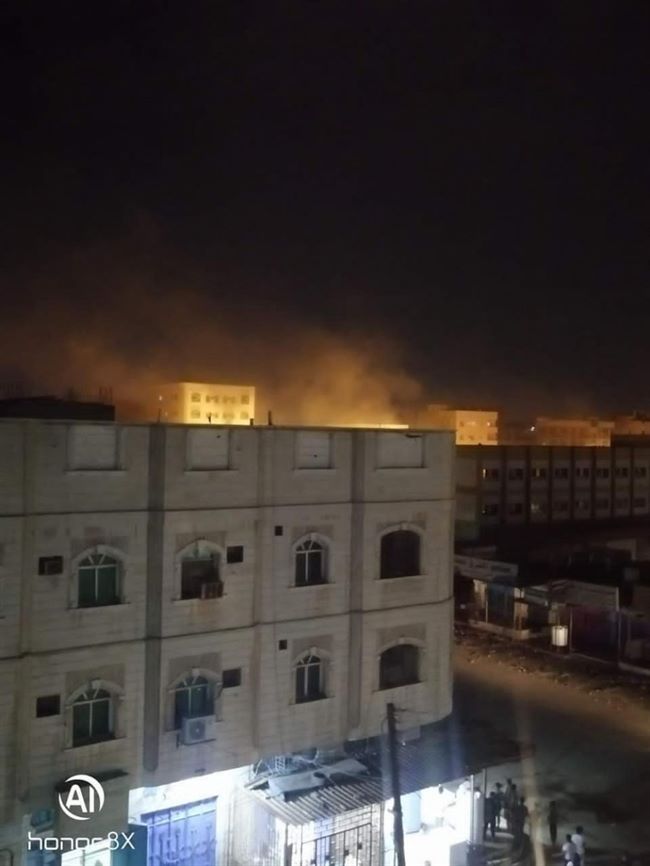 رويترز تكشف عن انفجار ضخم هز مدينة عدن اليمنية 