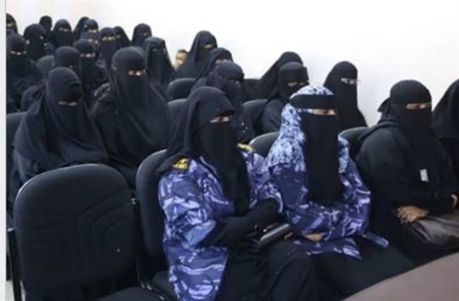 التميمي يشيد بدور الشرطة النسائية الحضرمية في حفظ الأمن بالمكلا